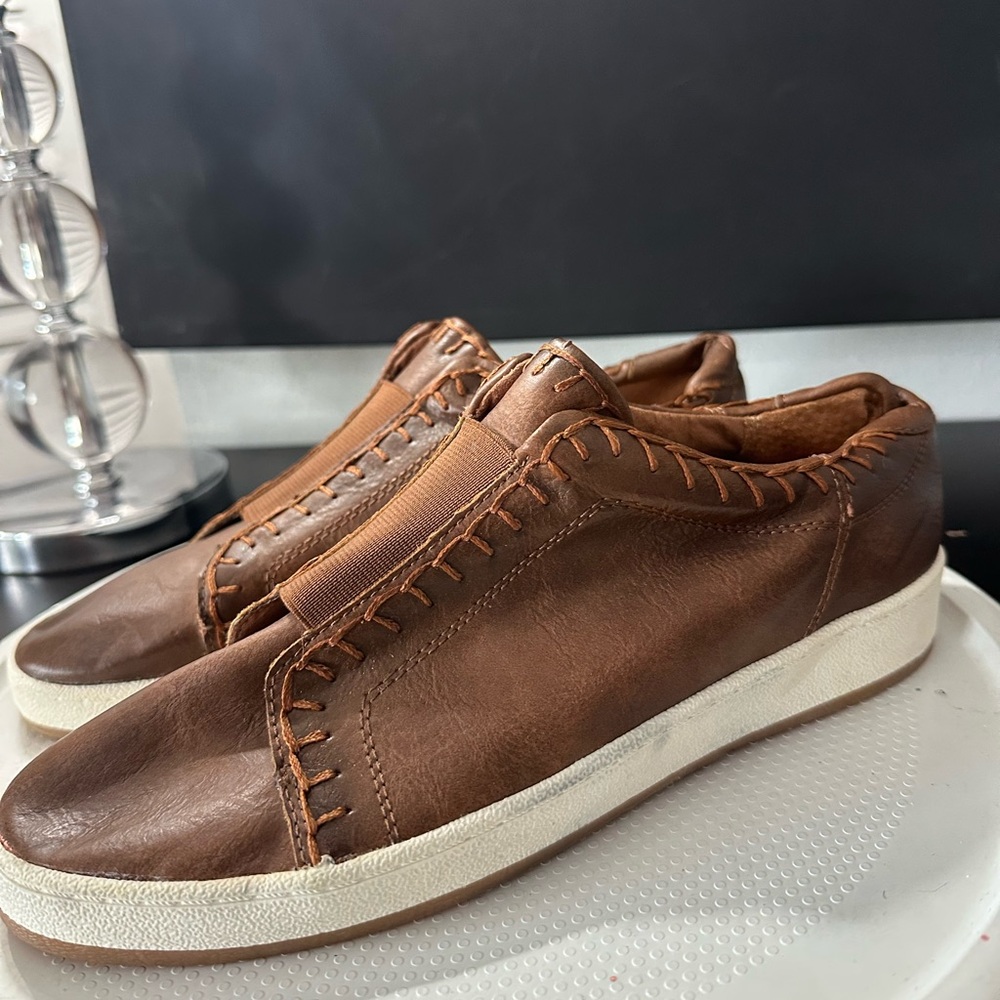🆕Zodiac Faux Leather Slip On Sneakers